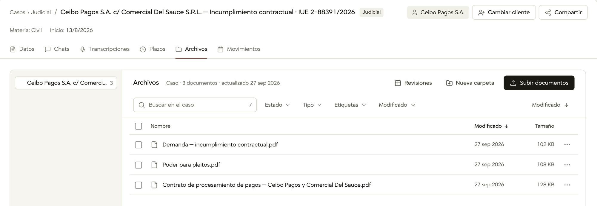 La pestaña Archivos del caso Ceibo Pagos, con tres documentos: la demanda por incumplimiento contractual, el poder para pleitos y el contrato de procesamiento de pagos