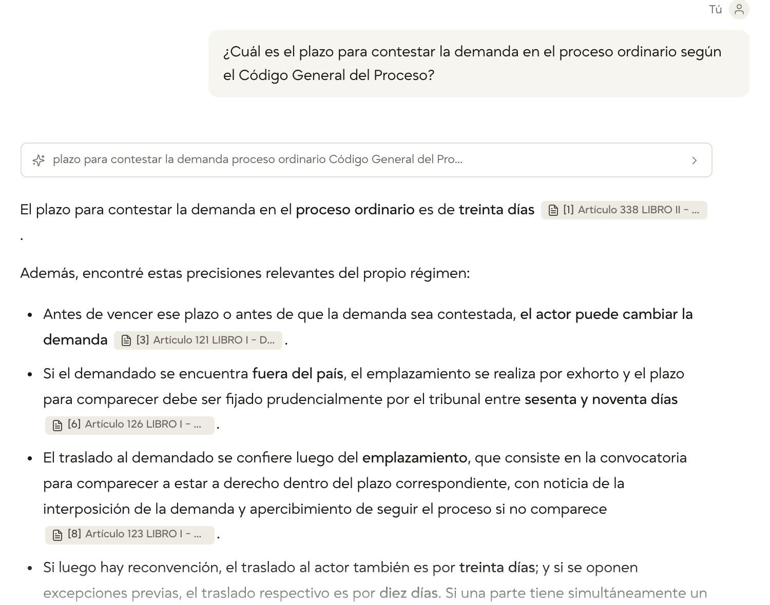 Respuesta del Asistente sobre el plazo para contestar la demanda en el proceso ordinario, con los artículos 338, 121, 126 y 123 del Código General del Proceso citados
